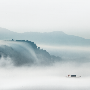 狗爷闯城中村 高清视频
